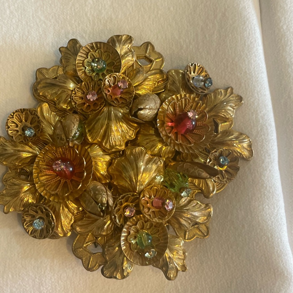 Stunning Miriam Haskell Gold Brooch - Picture 1 of 6